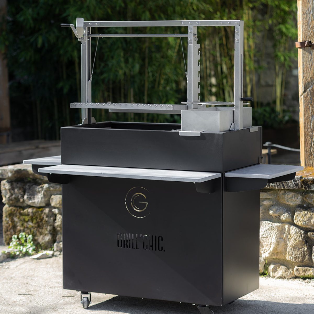 Tablettes pour Barbecue Argentin Santa Maria Asado sur meuble — photo 2